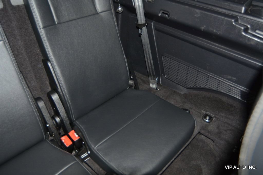 Used 2015 Land Rover LR4 HSE image 32