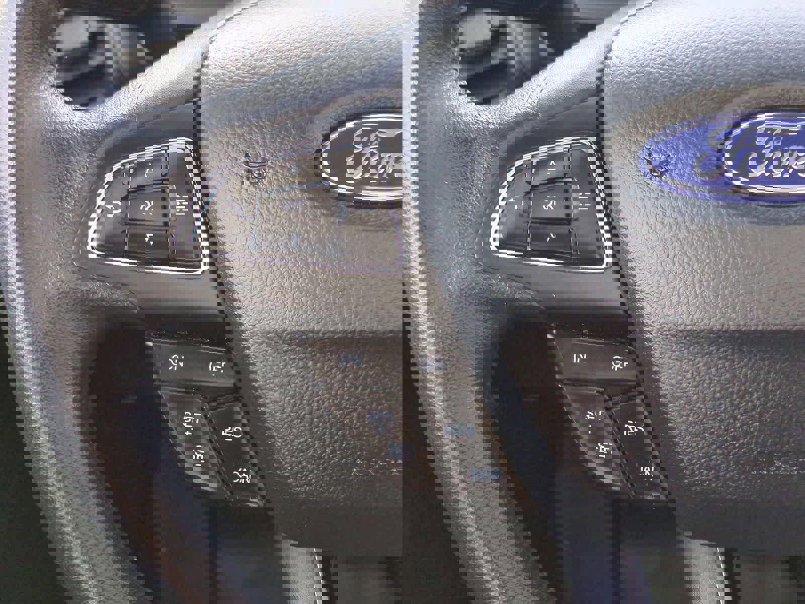 Used 2020 Ford EcoSport SE w/ SE Convenience Package image 25