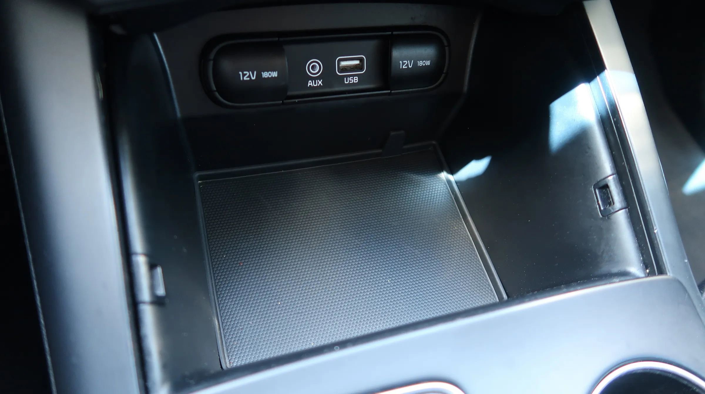 Used 2019 Kia Sorento S image 32