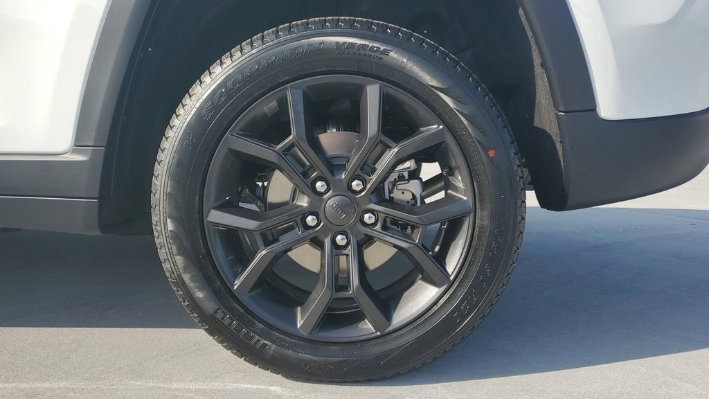 New 2025 Jeep Grand Cherokee Limited image 6