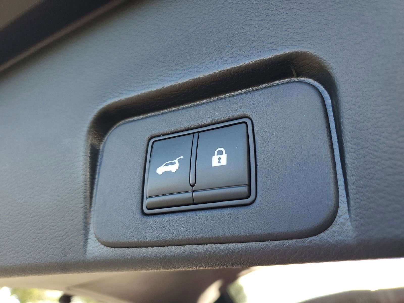 Used 2021 Nissan Rogue SV w/ Premium Package FWD image 8