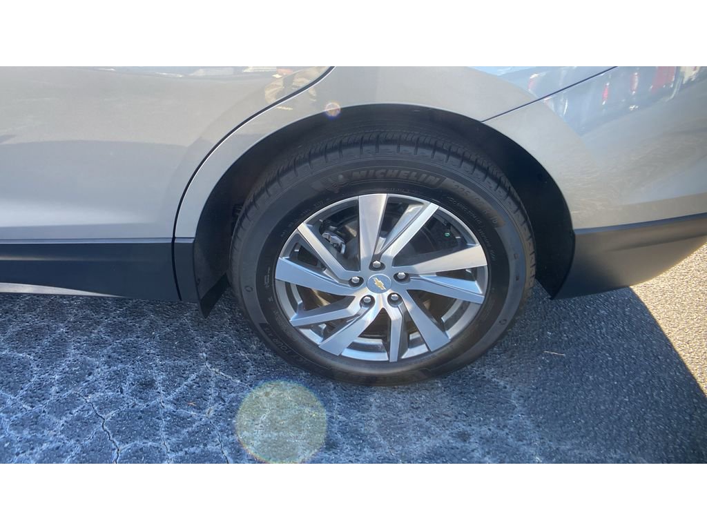 Used 2023 Chevrolet Equinox Premier image 19