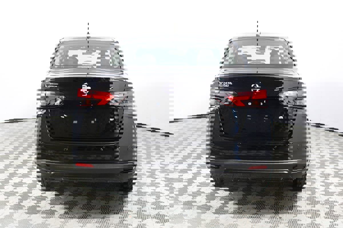 Used 2025 Nissan Versa S w/ Trunk Package image 27