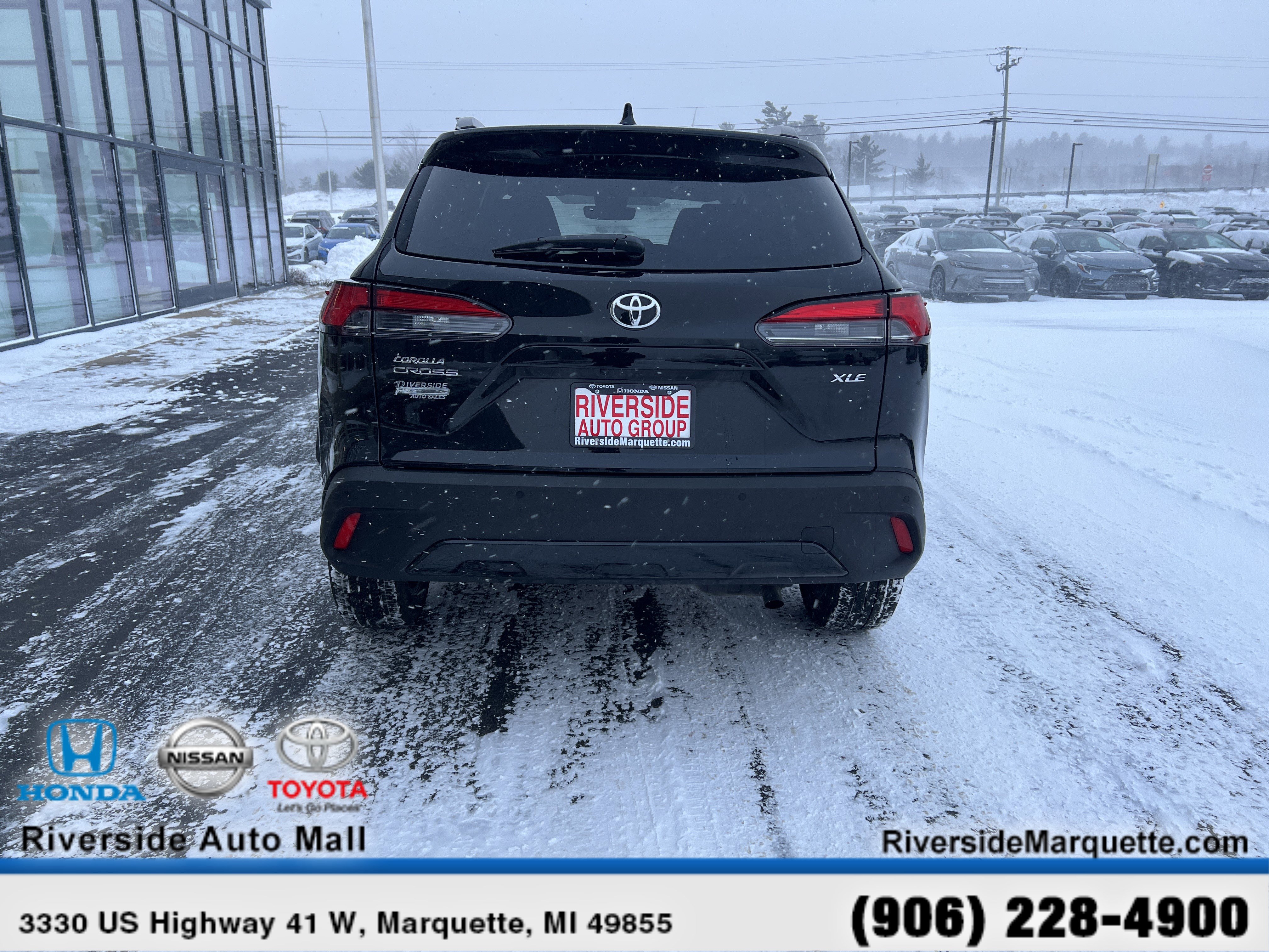 Used 2022 Toyota Corolla Cross XLE image 7