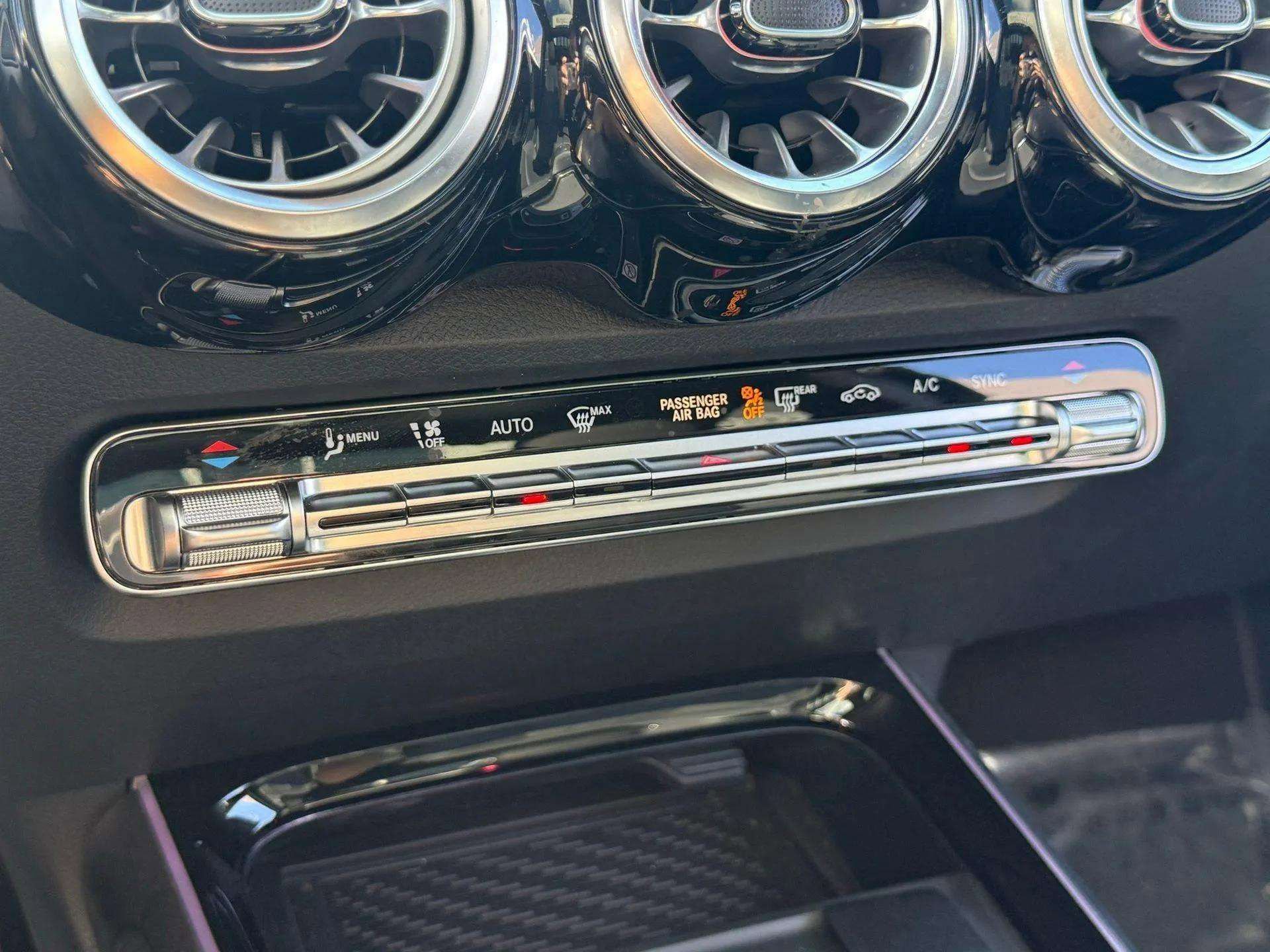 Used 2025 Mercedes-Benz GLB 250 GLB 250 image 39