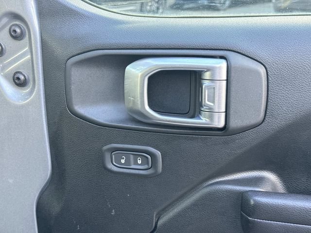Certified 2019 Jeep Wrangler Sport AWD/4WD image 10