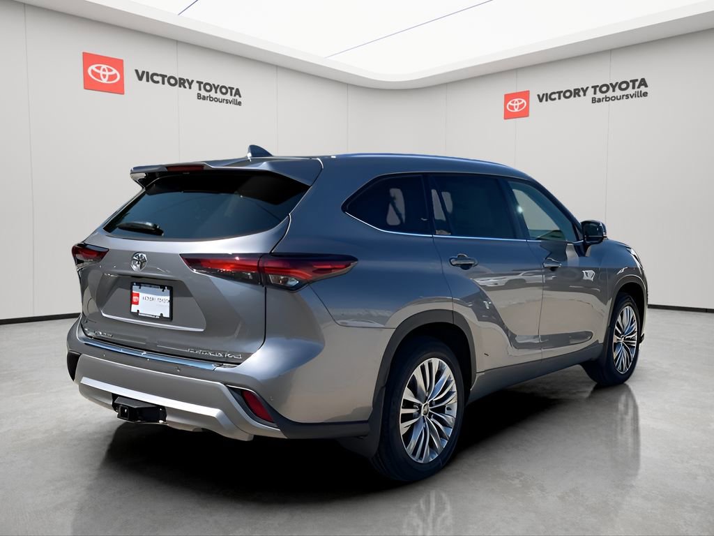 New 2025 Toyota Highlander Platinum image 4