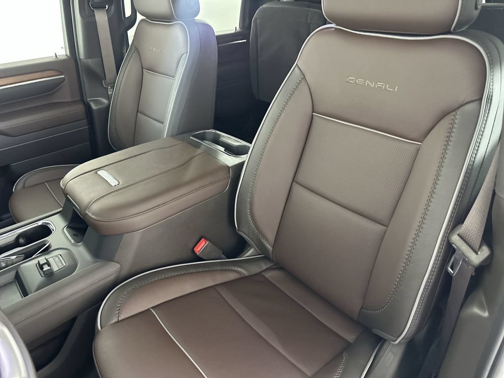 New 2026 GMC Sierra 3500 Denali w/ Technology Package AWD/4WD image 22
