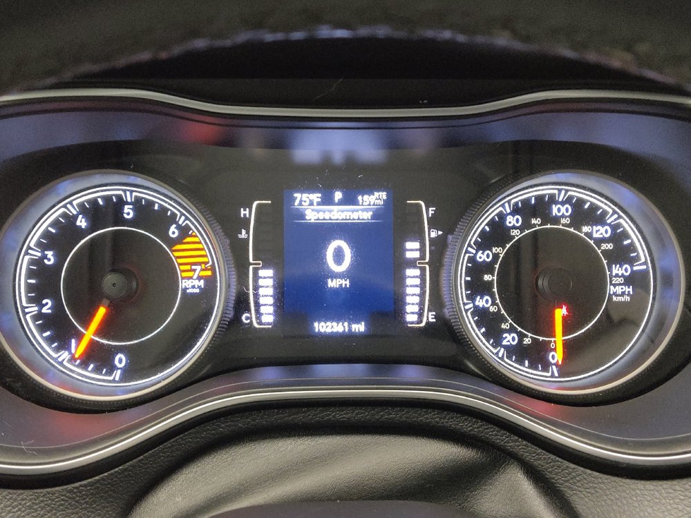 Used 2020 Jeep Cherokee Latitude Plus FWD image 23