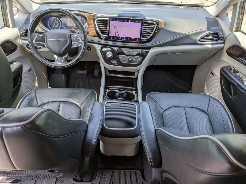 Used 2022 Chrysler Pacifica Limited FWD image 21