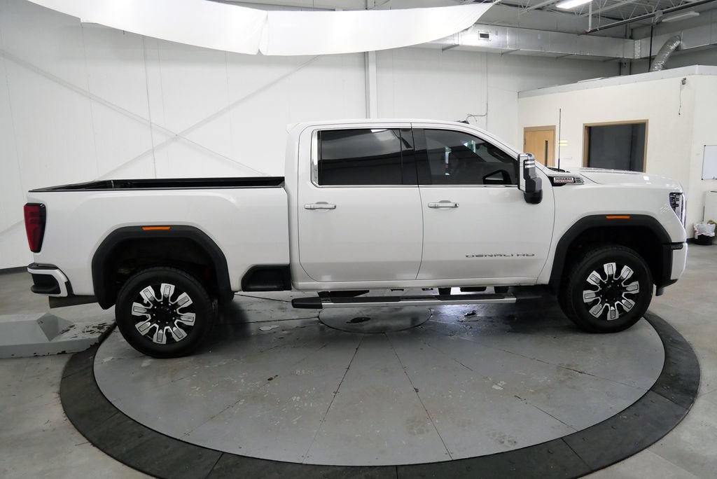 Used 2024 GMC Sierra 2500 Denali w/ Denali Reserve Package AWD/4WD image 8