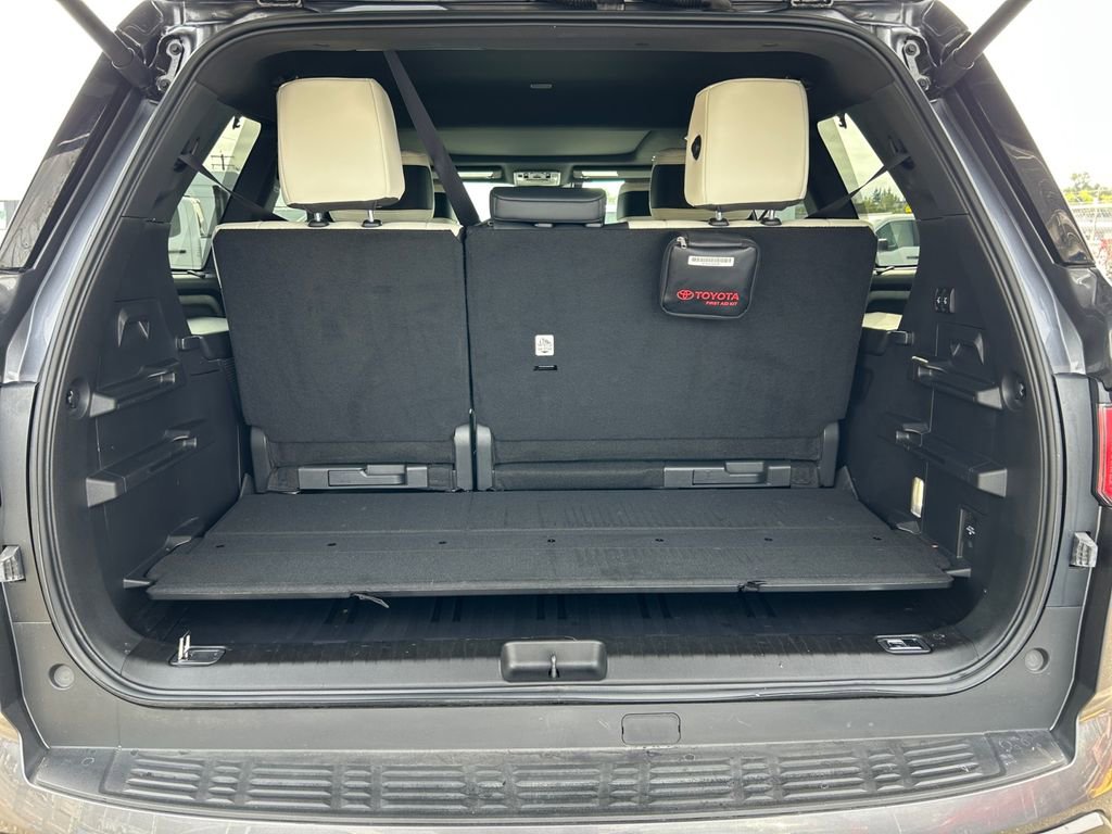 Used 2025 Toyota Sequoia Capstone image 25