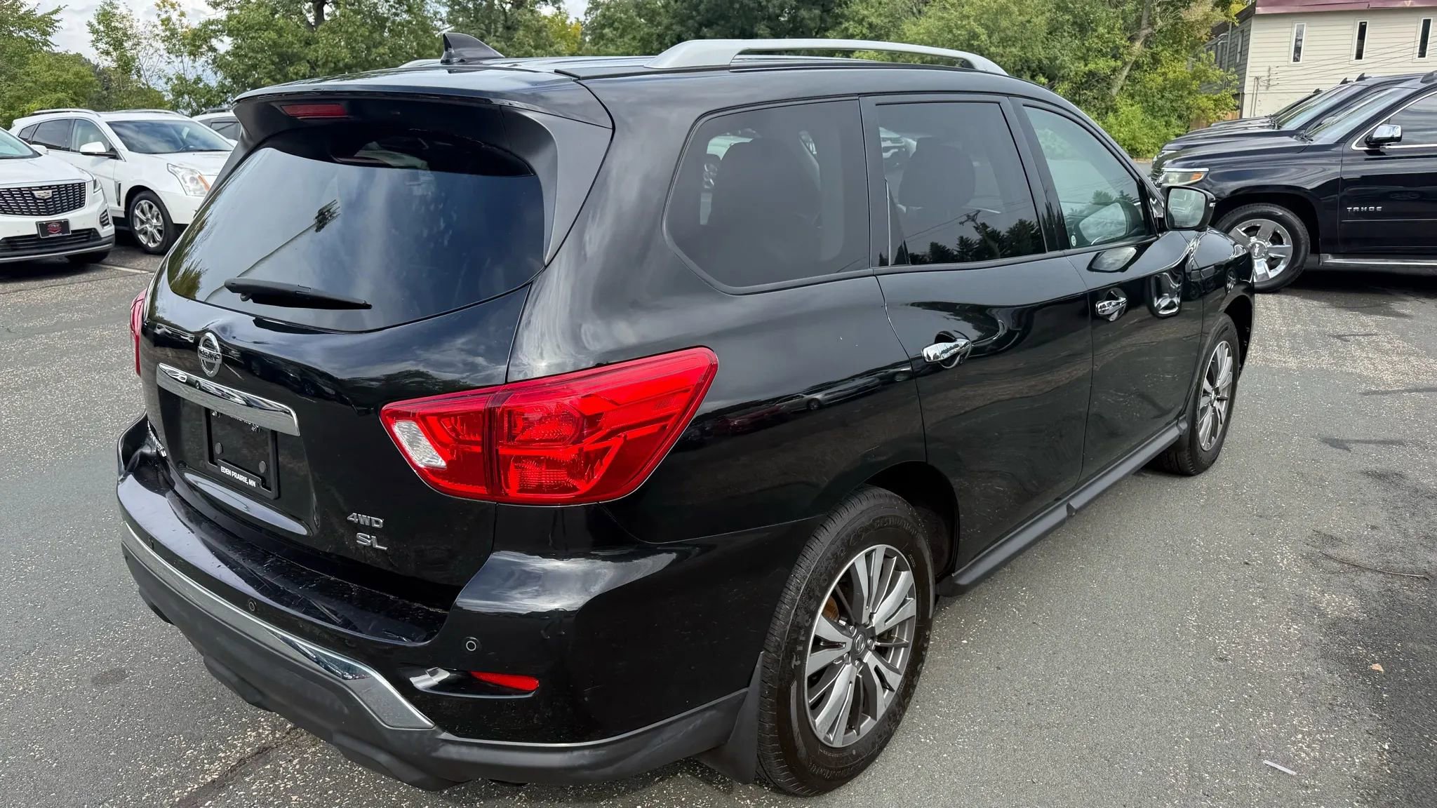 Used 2020 Nissan Pathfinder SL image 5