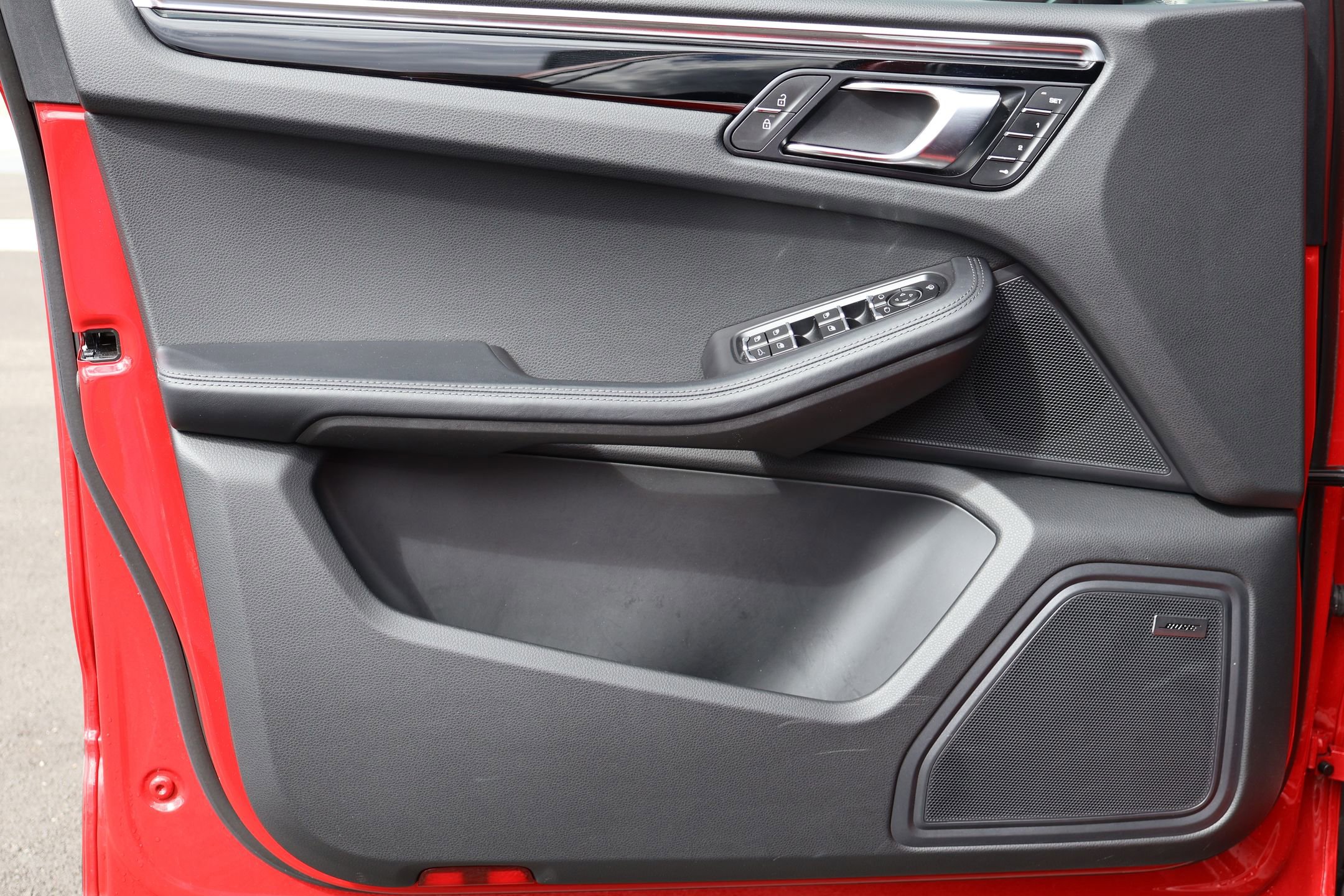 Used 2024 Porsche Macan Turbo image 13