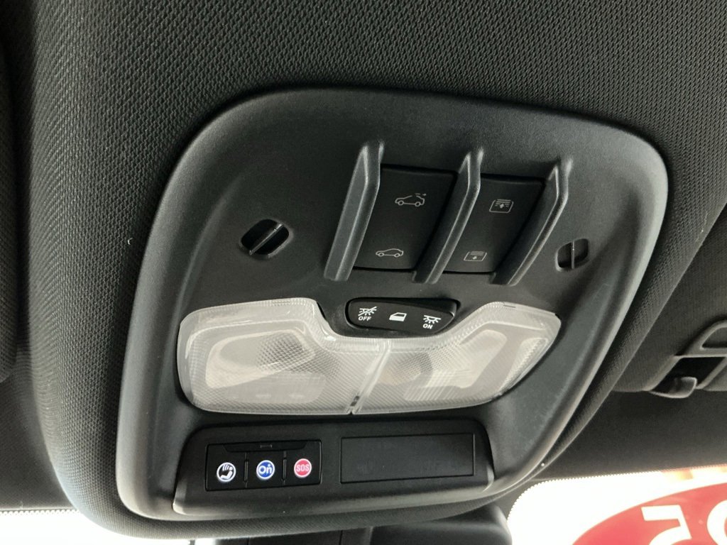 Used 2025 Chevrolet TrailBlazer RS w/ Convenience Package image 14