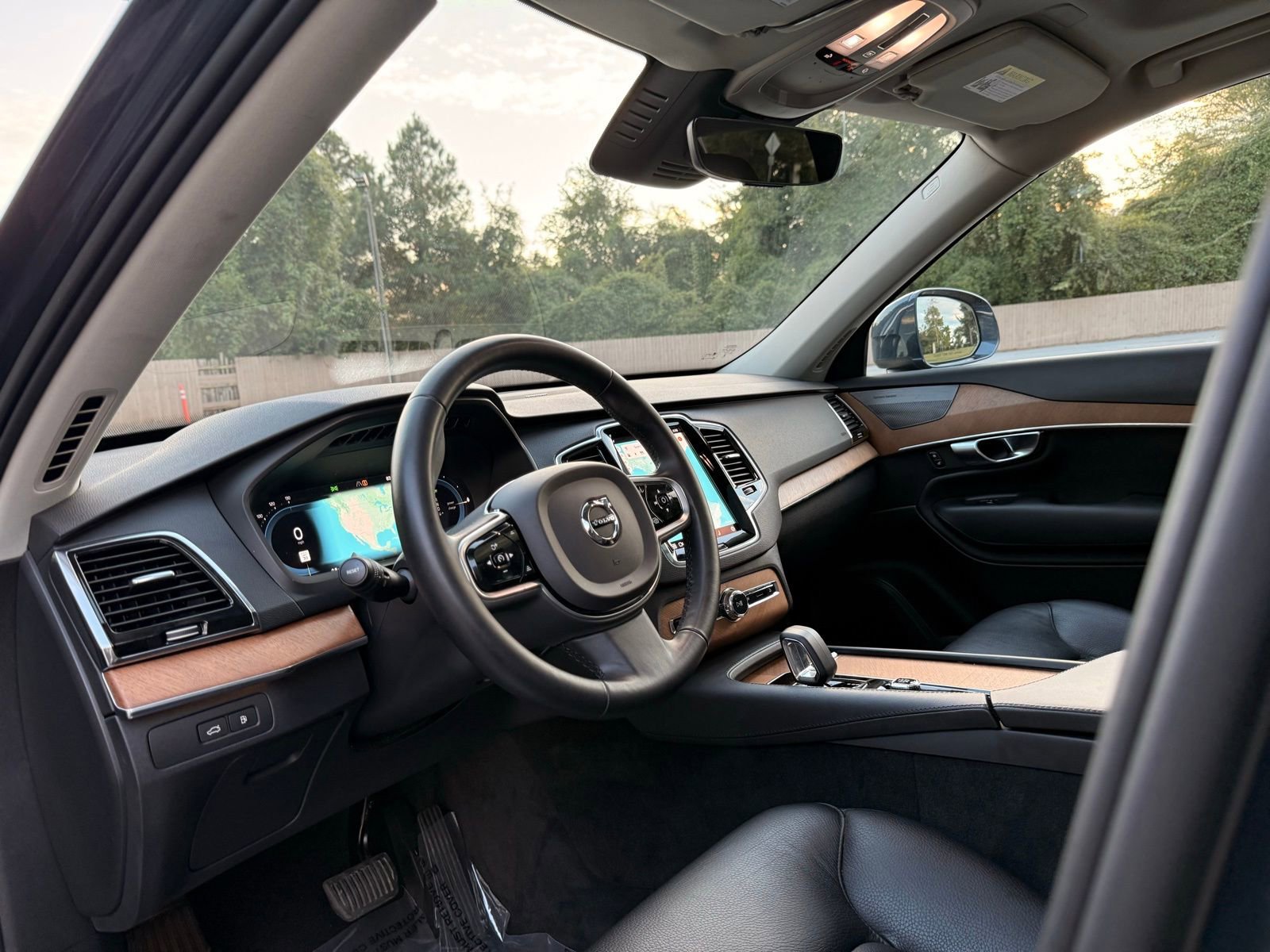 Used 2023 Volvo XC90 T8 Plus image 15