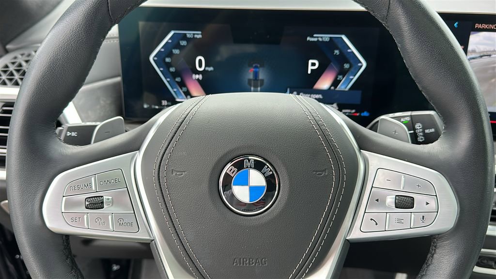 Used 2025 BMW X7 xDrive40i w/ Premium Package image 13