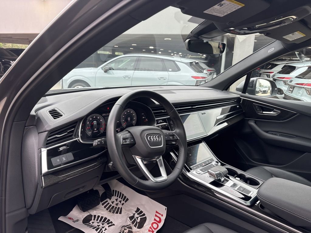 Used 2025 Audi Q7 2.0T Premium w/ Convenience Package AWD/4WD image 12