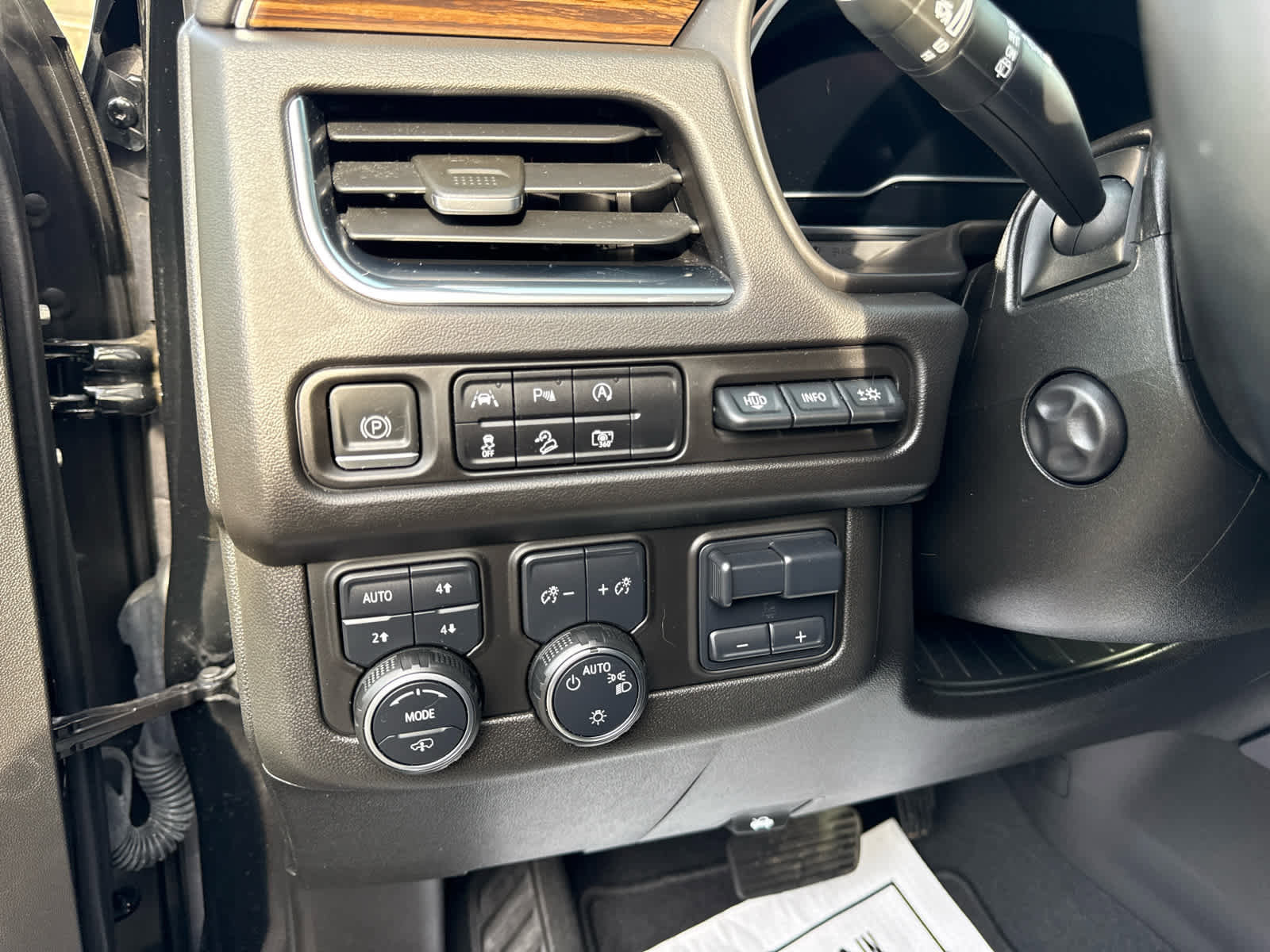 Used 2023 Chevrolet Tahoe High Country image 16