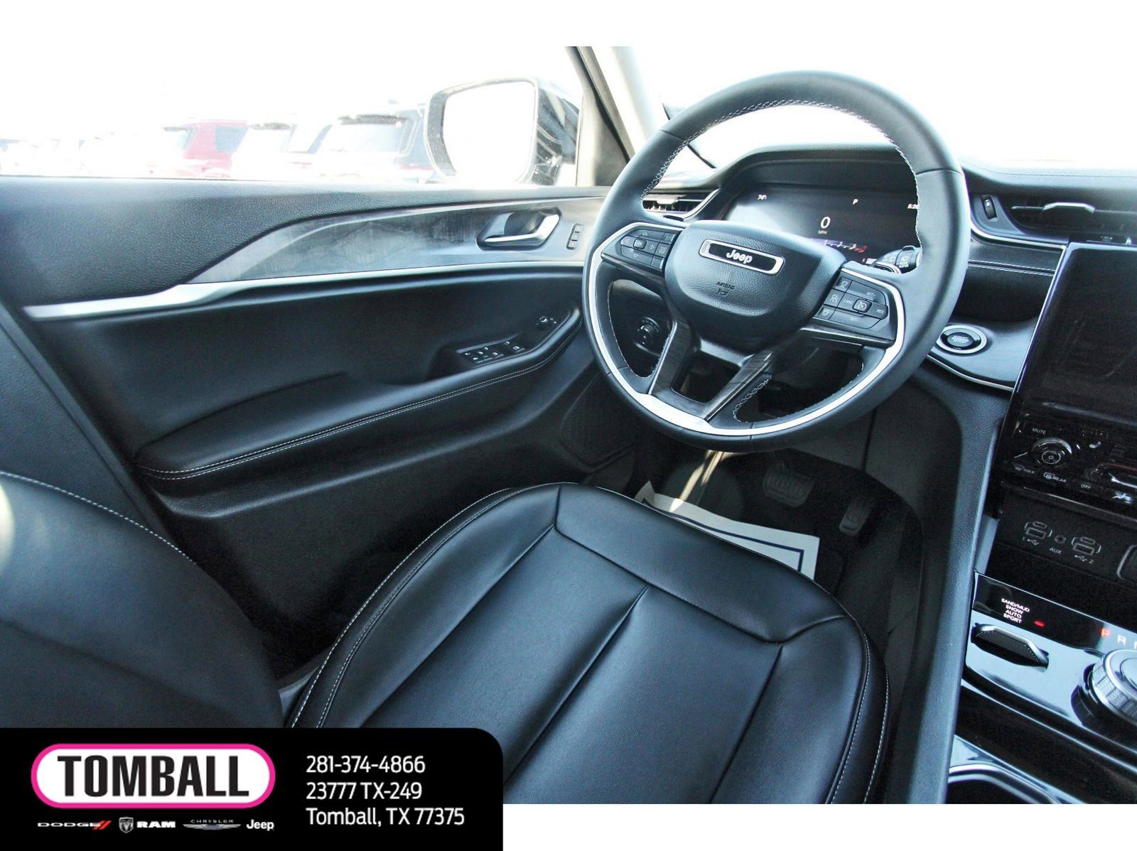 Used 2023 Jeep Grand Cherokee Limited w/ Black Appearance Package image 9
