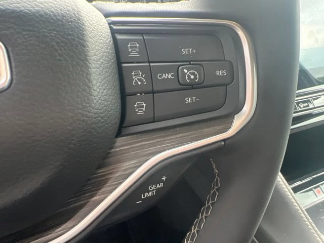 Used 2024 Jeep Wagoneer Series II w/ Flexible Seating Group AWD/4WD image 22