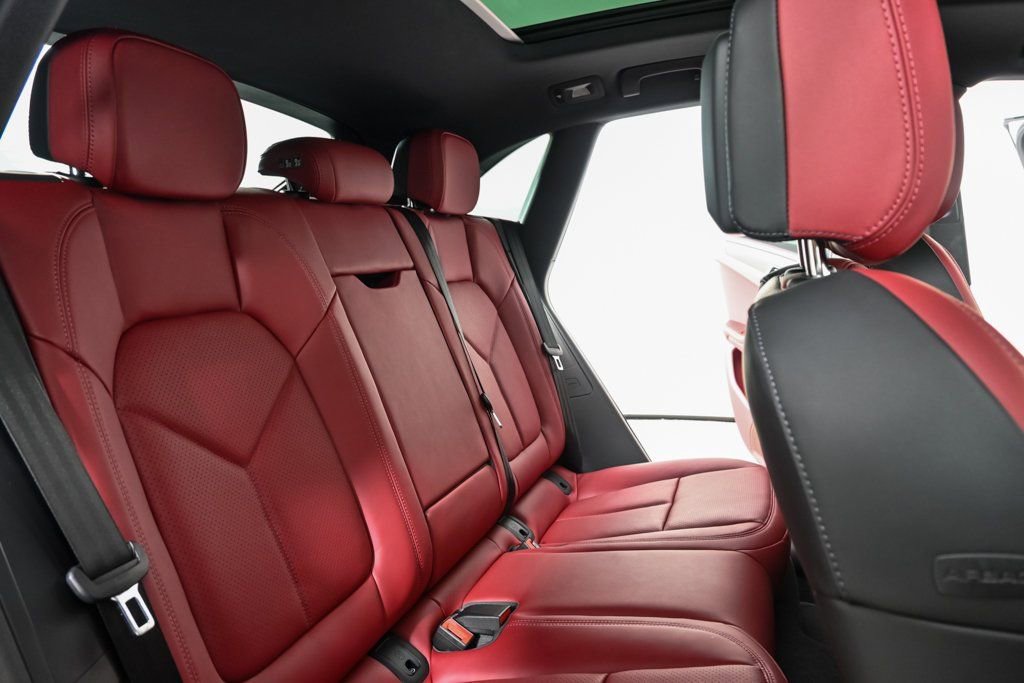 New 2026 Porsche Macan image 22