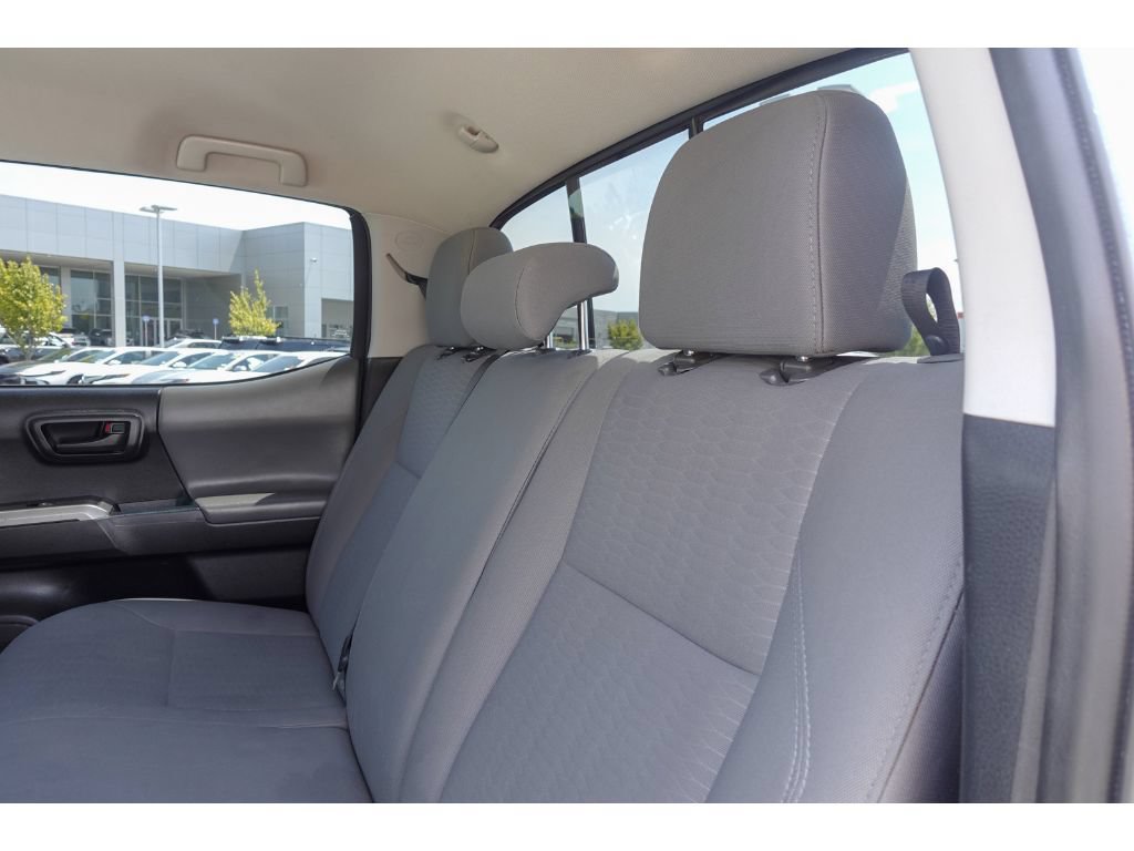 Used 2018 Toyota Tacoma SR5 RWD image 22