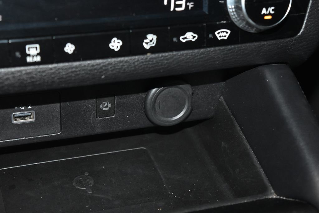 Used 2024 Mitsubishi Outlander SE image 14