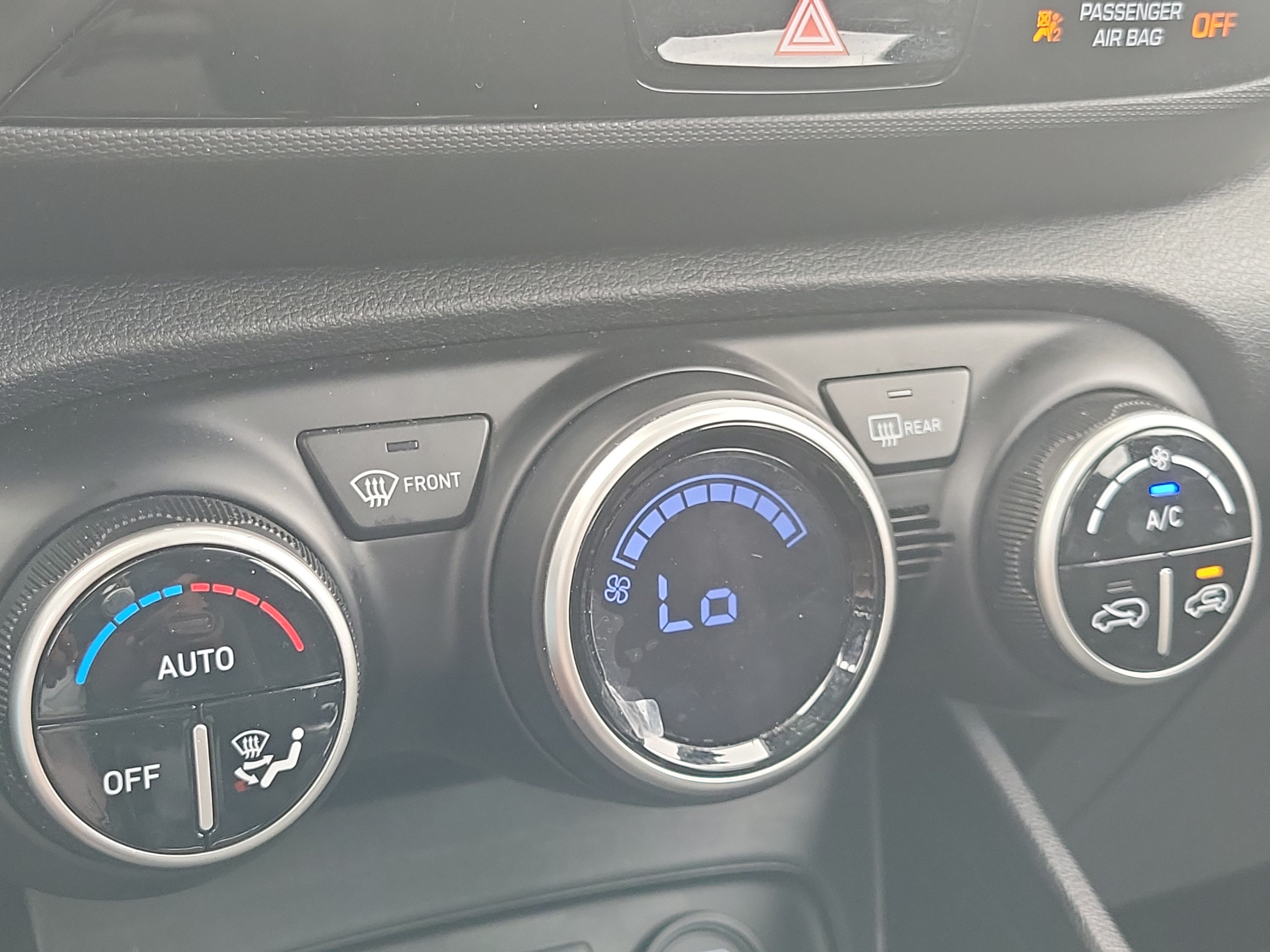 Used 2021 Hyundai Venue SEL FWD image 28