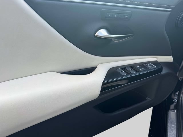 Used 2024 Lexus ES 250 w/ Premium Package AWD/4WD image 21