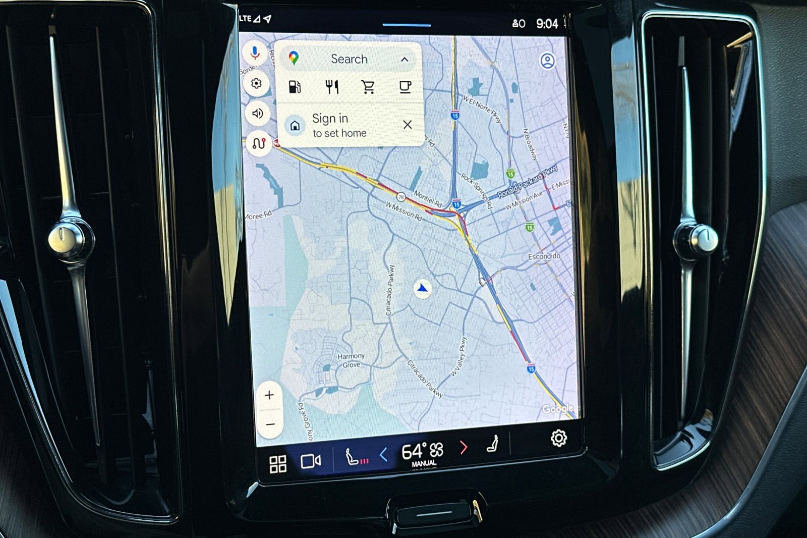 Certified 2022 Volvo XC60 B5 Momentum image 23