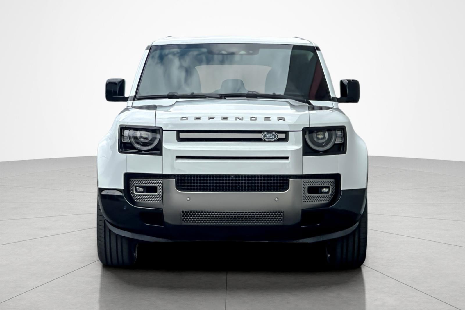 Used 2024 Land Rover Defender 110 X-Dynamic SE AWD/4WD image 8