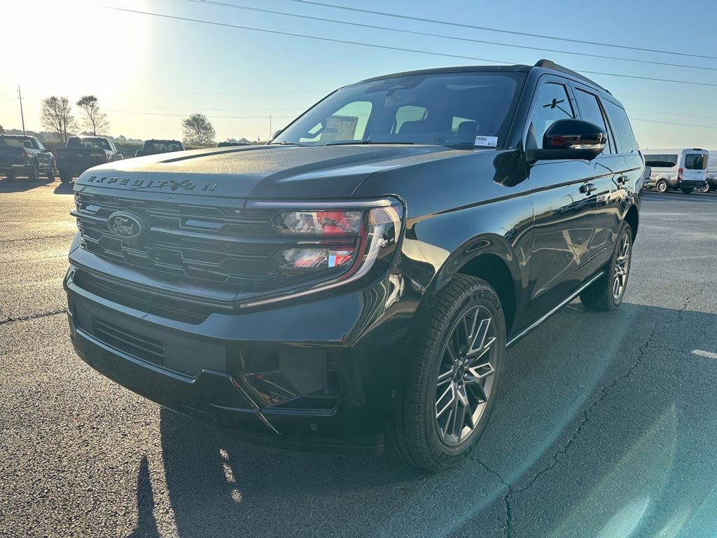 New 2025 Ford Expedition Platinum image 4