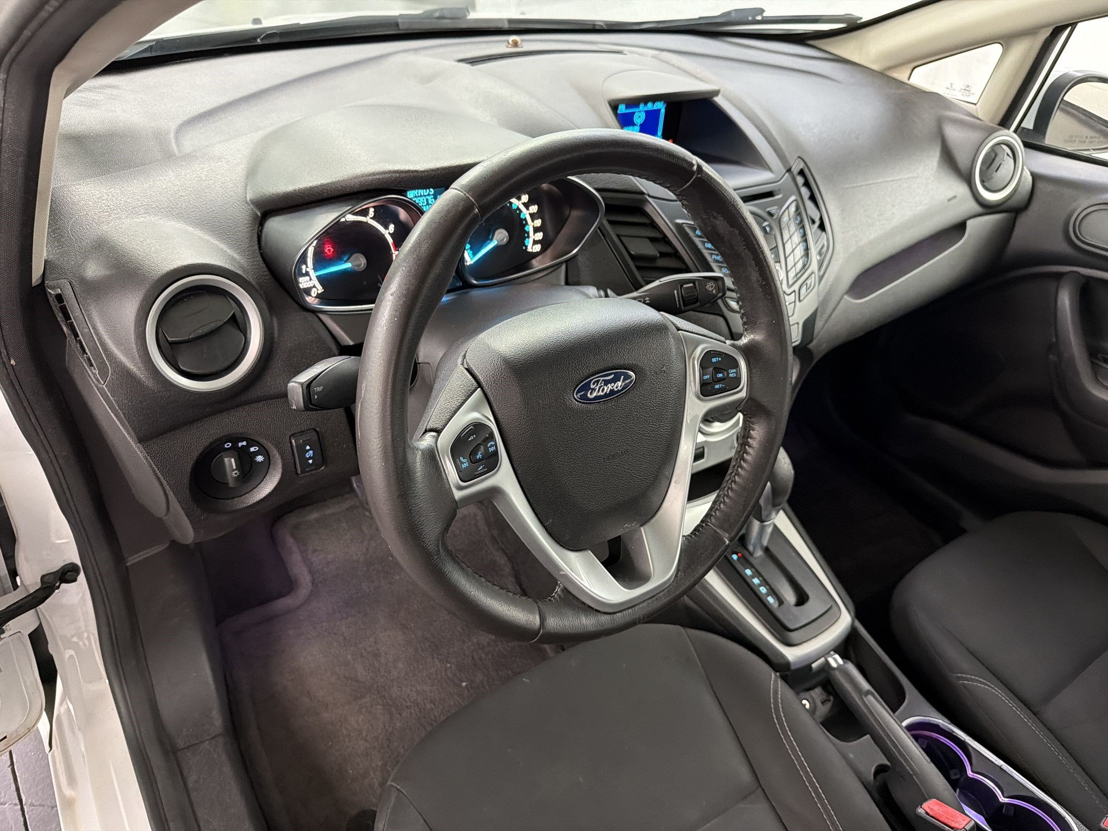 Used 2016 Ford Fiesta SE FWD image 4