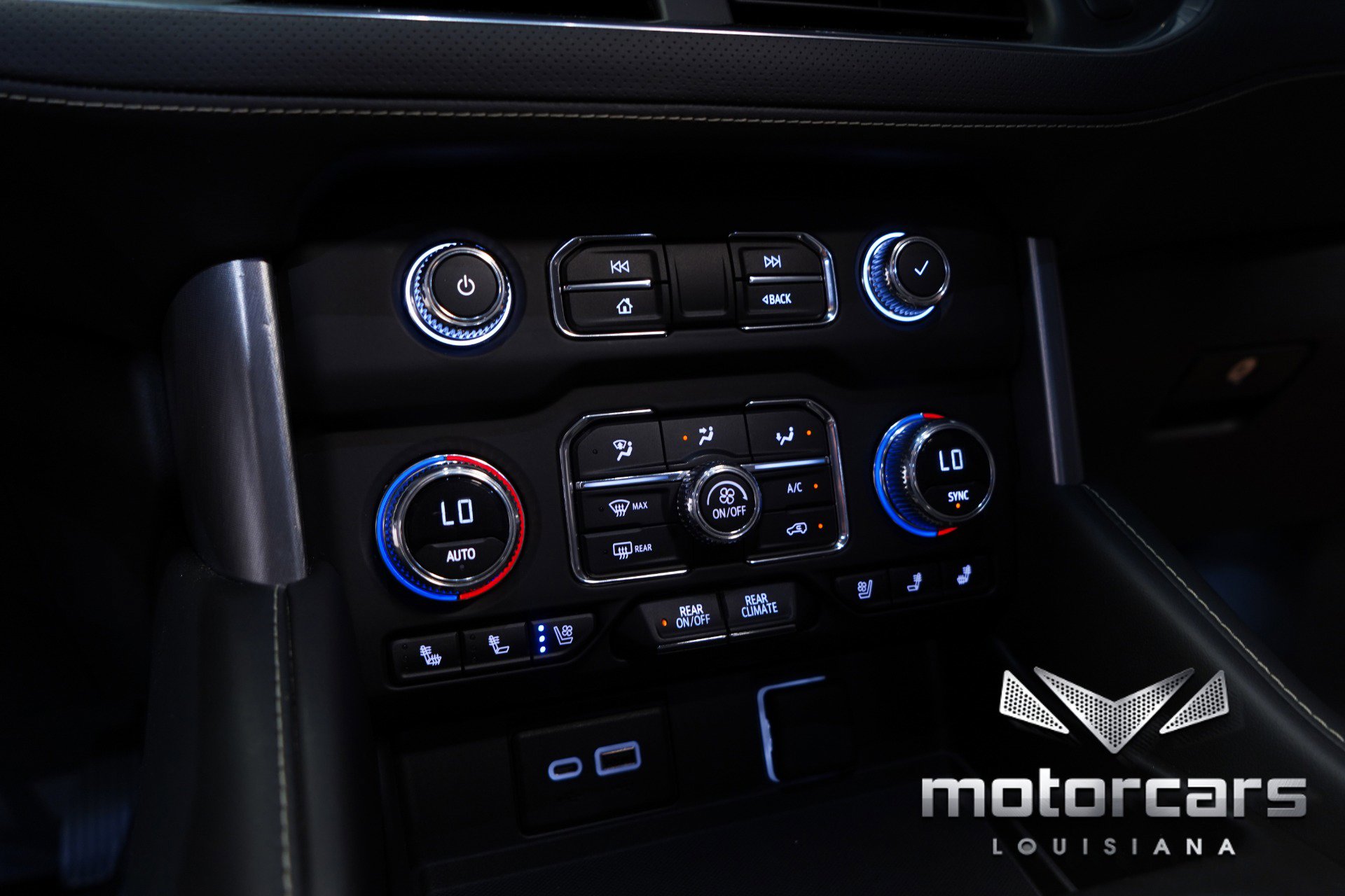 Used 2023 GMC Yukon SLT w/ SLT Premium Package image 40
