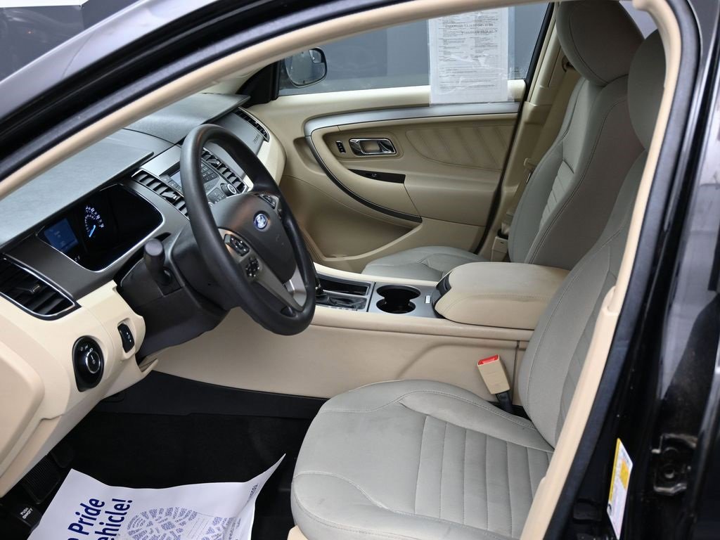 Used 2016 Ford Taurus SE image 14