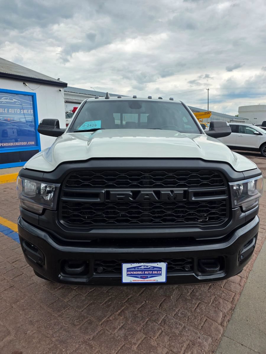 Used 2022 RAM 3500 Laramie AWD/4WD image 3