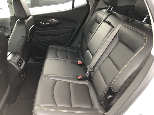 Used 2021 GMC Terrain SLT w/ Infotainment Package II FWD image 2