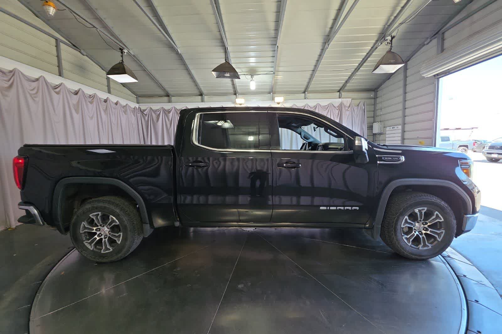 Used 2019 GMC Sierra 1500 SLE w/ SLE Value Package RWD image 9