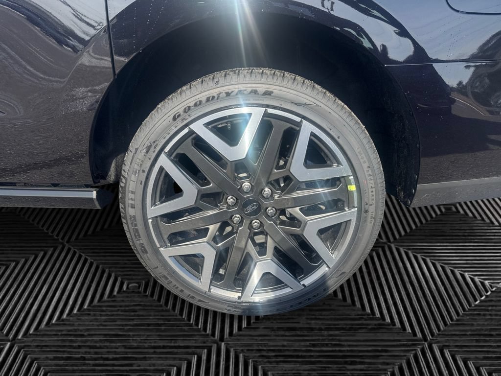 New 2026 Ford Expedition Max Platinum w/ Platinum Ultimate Package AWD/4WD image 9