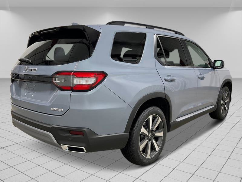 New 2025 Honda Pilot Touring image 8