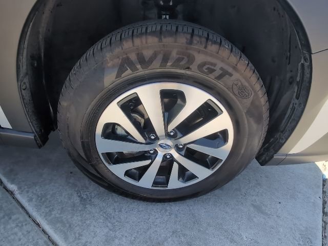 Used 2025 Subaru Outback Premium AWD/4WD image 34