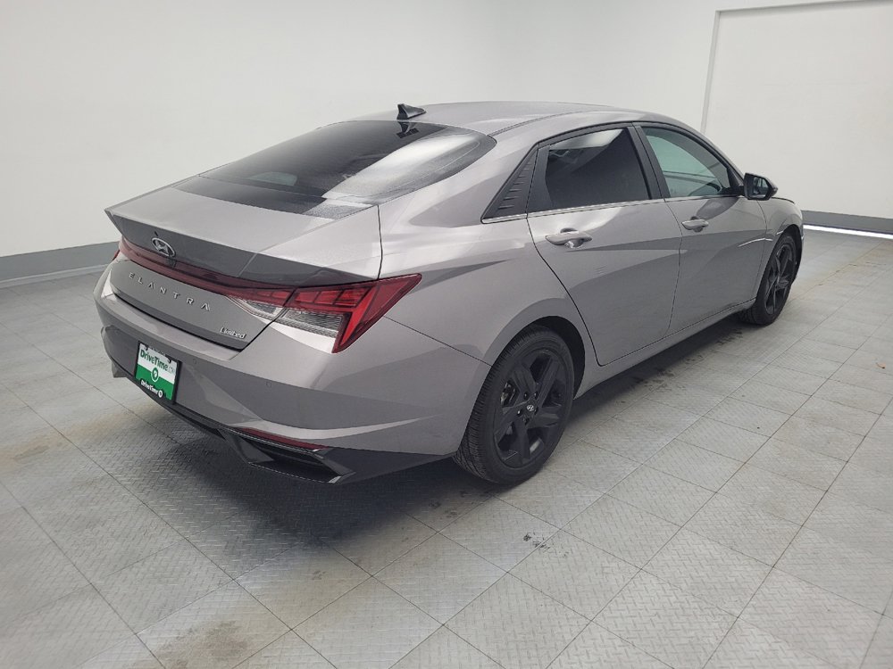 Used 2023 Hyundai Elantra Limited w/ Preferred Accessory Package image 9