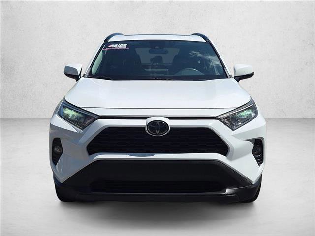 Used 2019 Toyota RAV4 XLE w/ Convenience Package FWD image 2