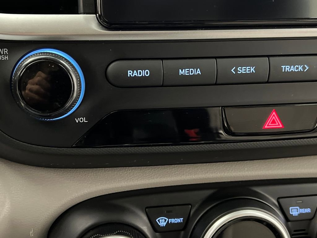 Used 2025 Hyundai Venue SEL image 46