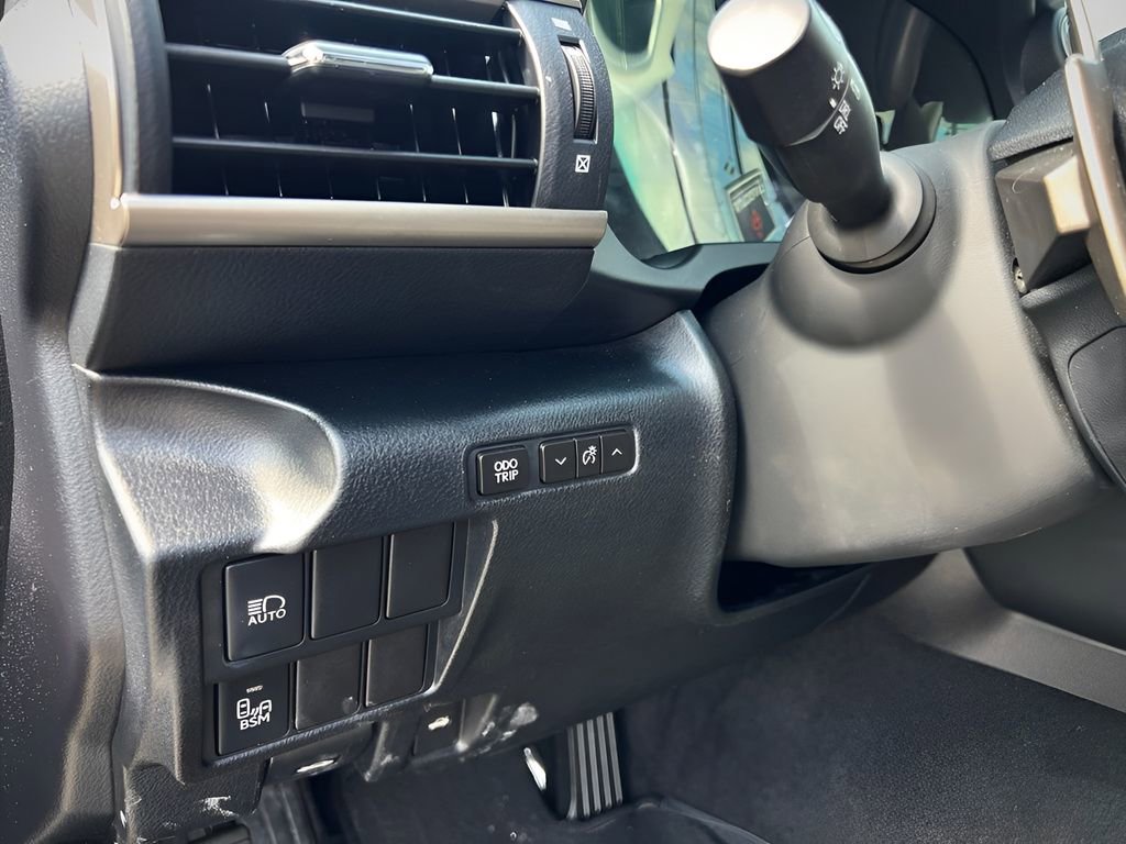 Used 2018 Lexus IS 300 w/ Accessory Package 2 image 39