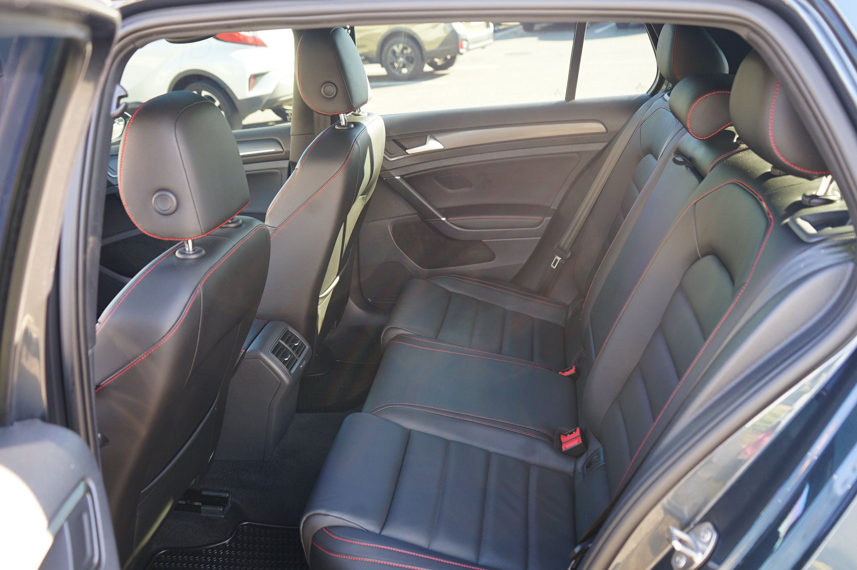 Used 2018 Volkswagen GTI Autobahn FWD image 17
