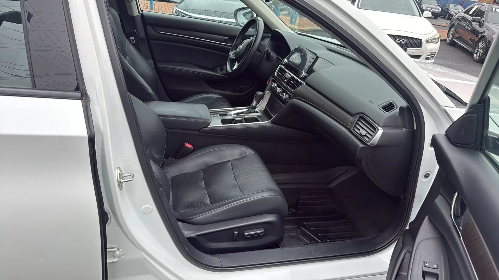 Used 2018 Honda Accord EX-L image 9