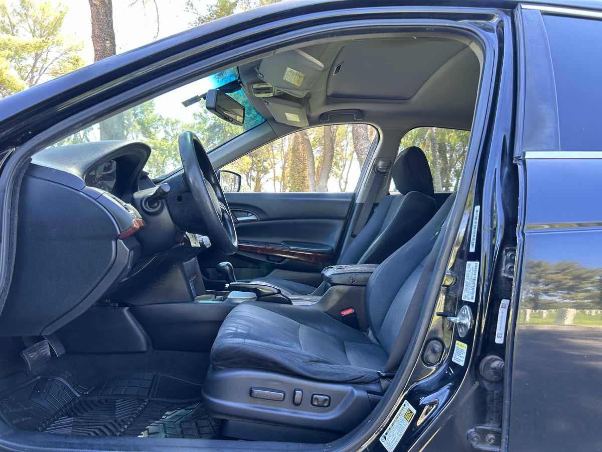 Used 2012 Honda Crosstour EX image 17