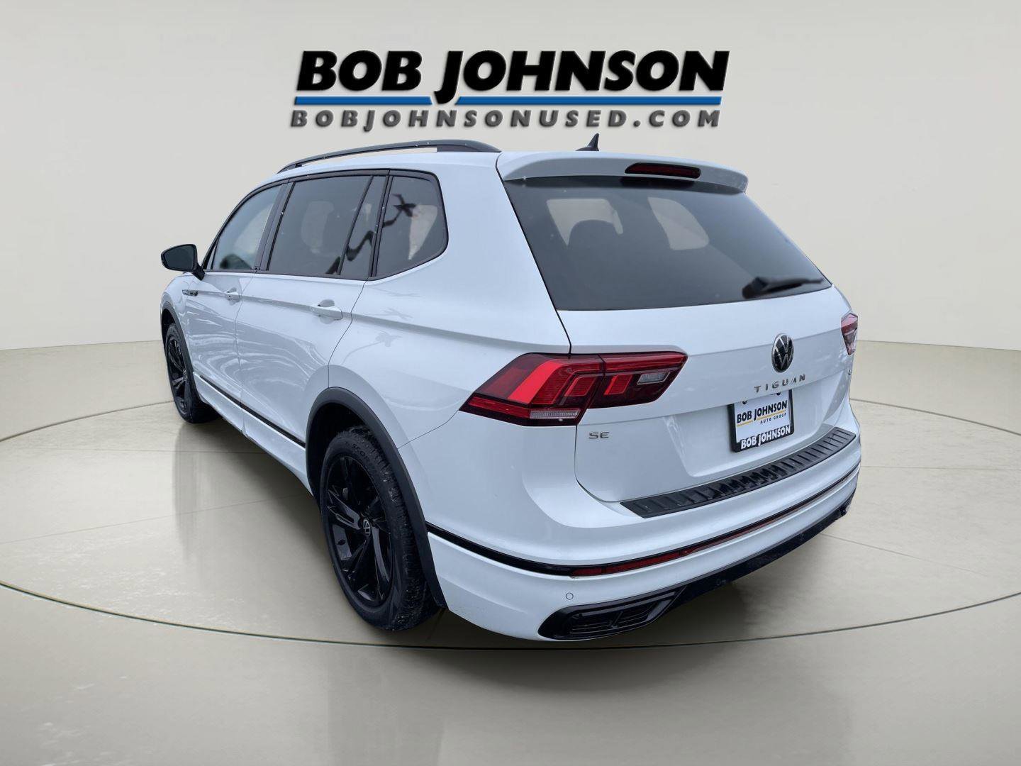 Used 2023 Volkswagen Tiguan SE R-Line image 5